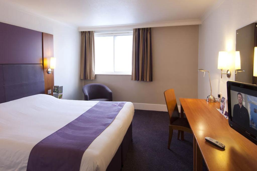 Premier Inn Dundee West Room photo