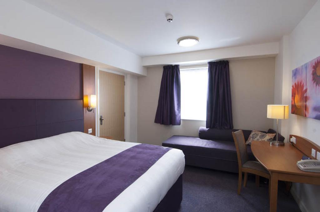 Premier Inn Dundee West Room photo