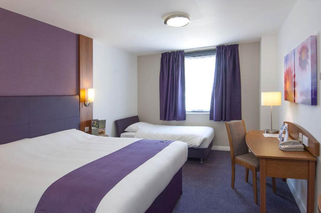 Premier Inn Dundee West Room photo